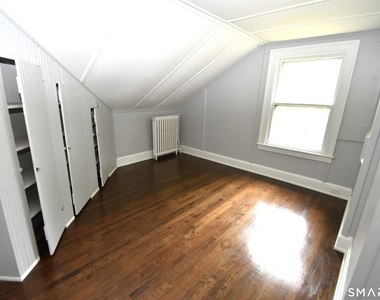 880 South Quaker Lane - Photo Thumbnail 10