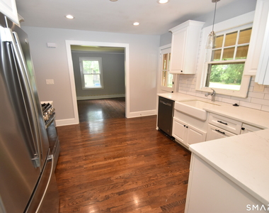880 South Quaker Lane - Photo Thumbnail 5