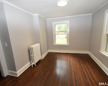 880 South Quaker Lane - Photo Thumbnail 18