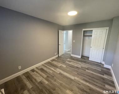 91 Strawberry Hill Avenue - Photo Thumbnail 11
