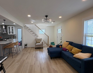 350 Roger Williams Road - Photo Thumbnail 3
