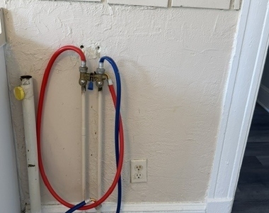 728 Highland Avenue - Photo Thumbnail 9
