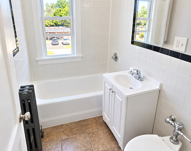 9 Evergreen Avenue - Photo Thumbnail 1