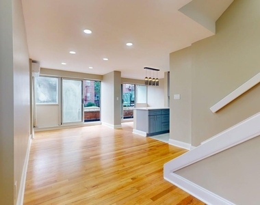 67-39 Clyde Street - Photo Thumbnail 1