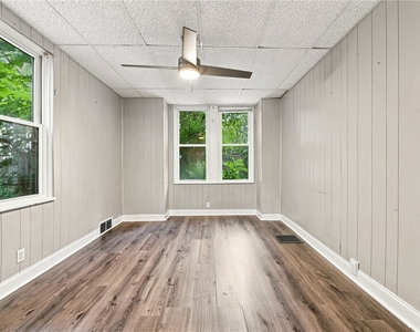 1521 Rockland Ave - Photo Thumbnail 5