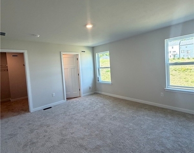 769 Olivia St - Photo Thumbnail 10