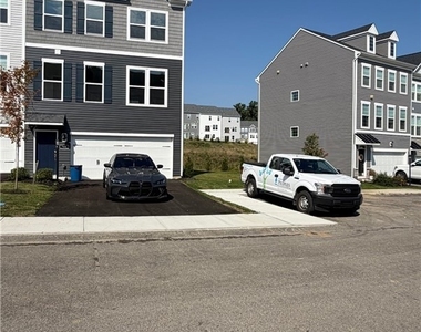 769 Olivia St - Photo Thumbnail 1