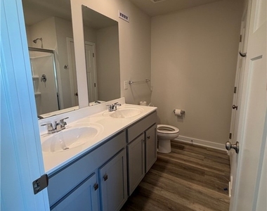769 Olivia St - Photo Thumbnail 19