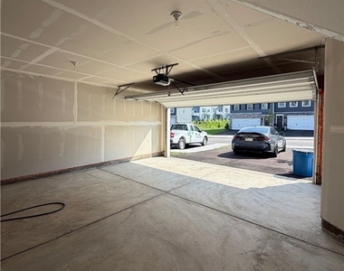769 Olivia St - Photo Thumbnail 21