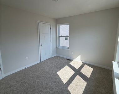 769 Olivia St - Photo Thumbnail 17