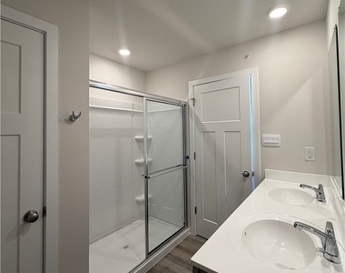 769 Olivia St - Photo Thumbnail 14