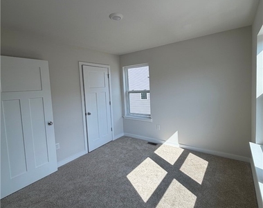 769 Olivia St - Photo Thumbnail 16