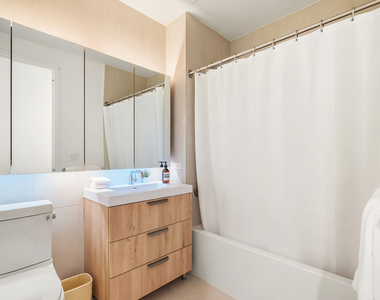 180 Pearl Street - Photo Thumbnail 3