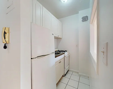 337 East 89th Street - Photo Thumbnail 3