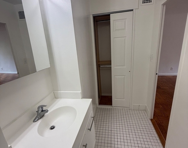 236 East 36th Street - Photo Thumbnail 6