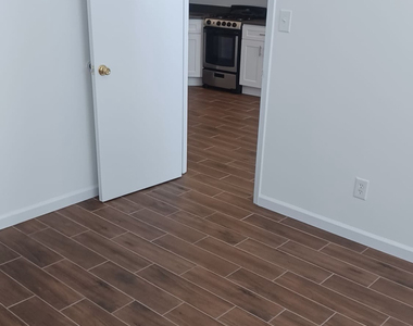 18-27 27th Avenue - Photo Thumbnail 5