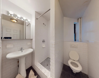 East 65th Street - Photo Thumbnail 5