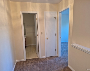 435 Summerhaven Drive - Photo Thumbnail 15