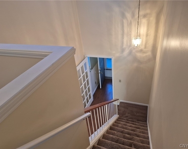 435 Summerhaven Drive - Photo Thumbnail 14