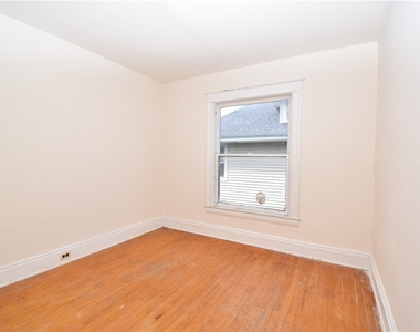 1146 Academy Street - Photo Thumbnail 7