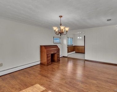 28 Mead St. - Upper Unit - Photo Thumbnail 29