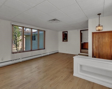 28 Mead St. - Upper Unit - Photo Thumbnail 22