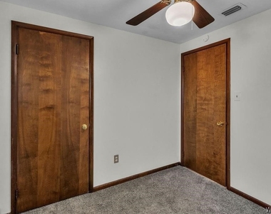 28 Mead St. - Upper Unit - Photo Thumbnail 37