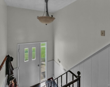 28 Mead St. - Upper Unit - Photo Thumbnail 43
