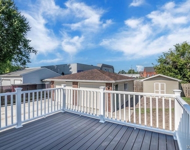 28 Mead St. - Upper Unit - Photo Thumbnail 13