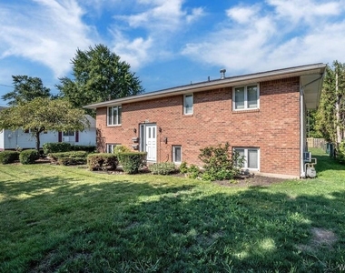 28 Mead St. - Upper Unit - Photo Thumbnail 1