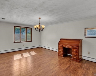 28 Mead St. - Upper Unit - Photo Thumbnail 28