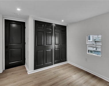 545 Niagara Street - Photo Thumbnail 8
