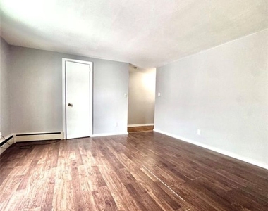 70 Harvey Avenue - Photo Thumbnail 3