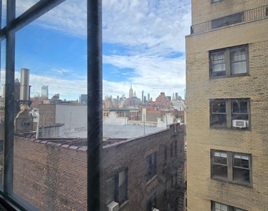 Christopher Street - Photo Thumbnail 3