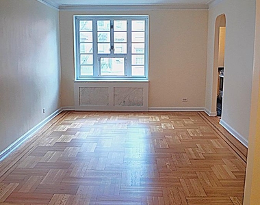 Jane St - Photo Thumbnail 1