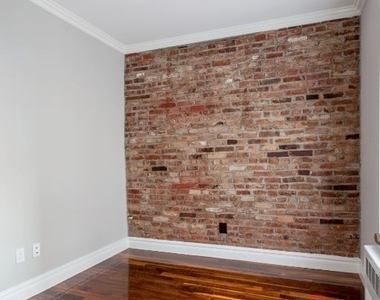 Lexington Ave - Photo Thumbnail 3