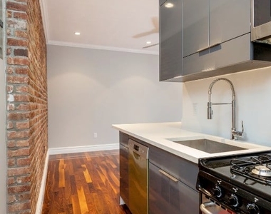 Lexington Ave - Photo Thumbnail 1