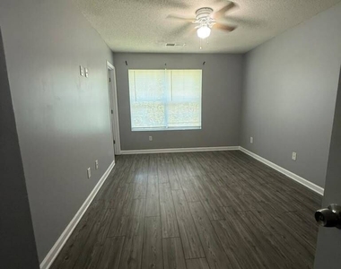 1759 Glen View Way - Photo Thumbnail 18