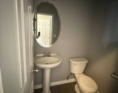 1759 Glen View Way - Photo Thumbnail 4