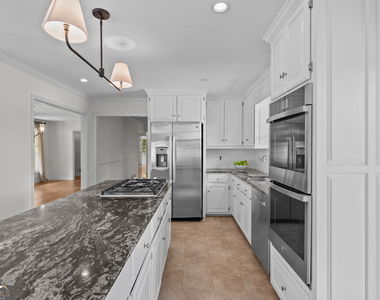 206 Fortson Drive - Photo Thumbnail 8