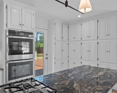 206 Fortson Drive - Photo Thumbnail 9