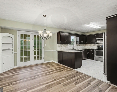 3030 Green Meadow Lane - Photo Thumbnail 4
