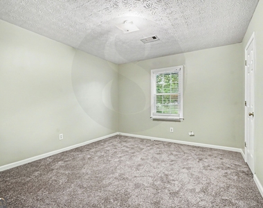 3030 Green Meadow Lane - Photo Thumbnail 16