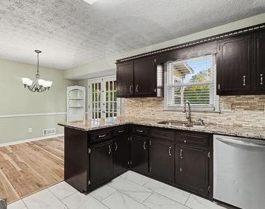 3030 Green Meadow Lane - Photo Thumbnail 7