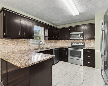 3030 Green Meadow Lane - Photo Thumbnail 6