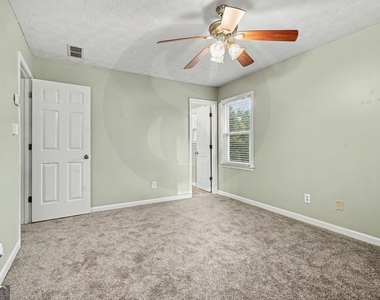 3030 Green Meadow Lane - Photo Thumbnail 10