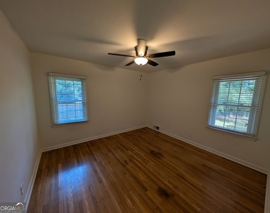 2481 Trailmark Drive - Photo Thumbnail 6