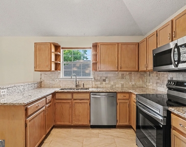 6349 Breckenridge Run - Photo Thumbnail 10