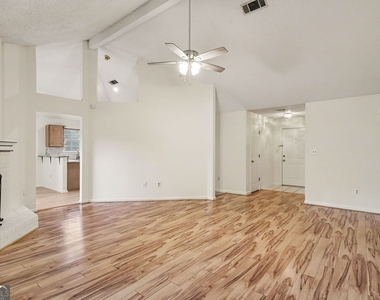 6349 Breckenridge Run - Photo Thumbnail 7