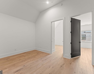 375 Sage Lane - Photo Thumbnail 21